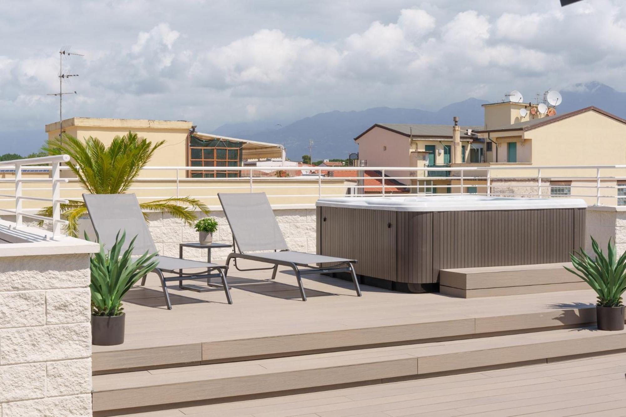 VI Suites เวียเรจโจ ภายนอก รูปภาพ