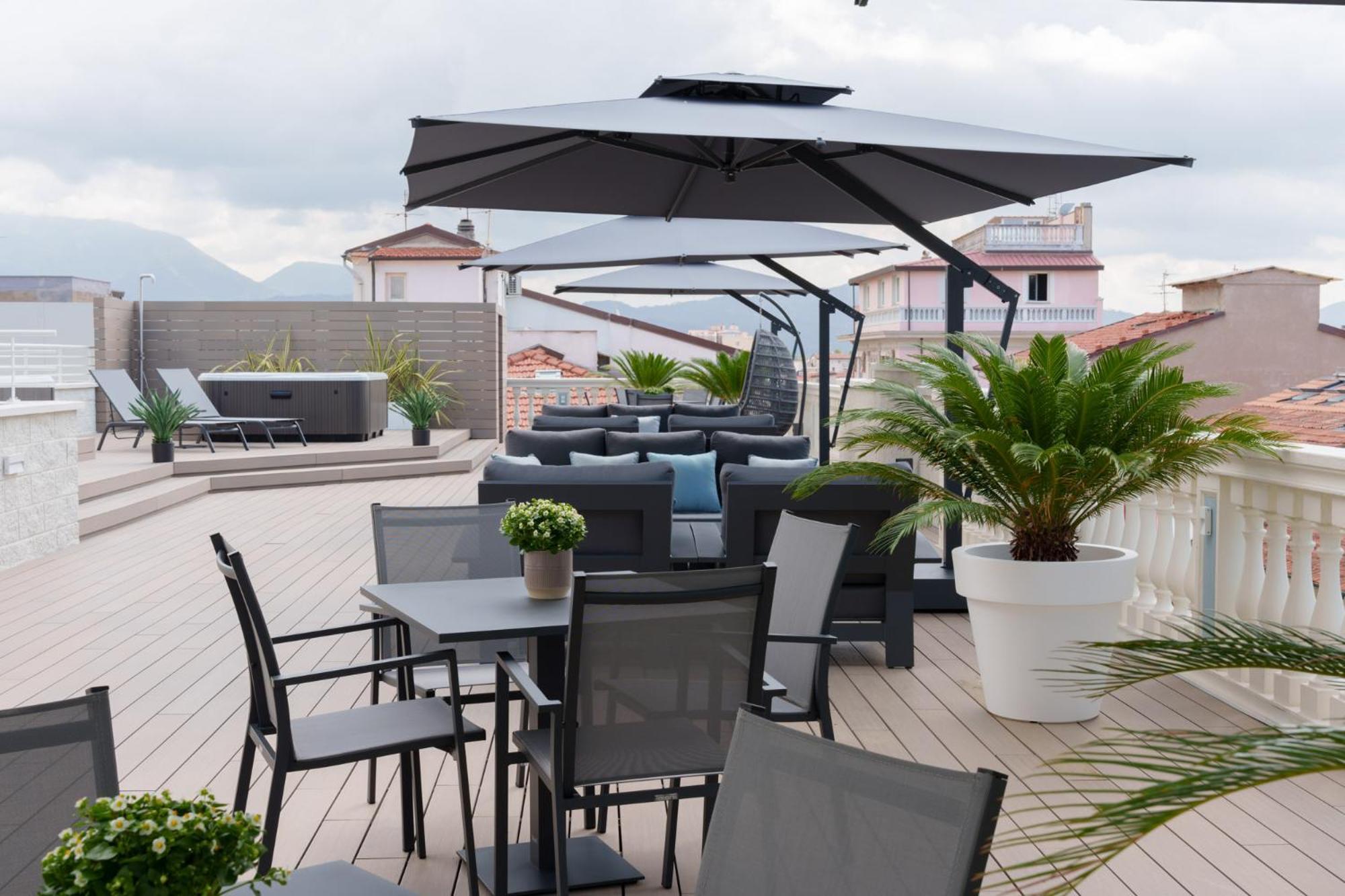 VI Suites เวียเรจโจ ภายนอก รูปภาพ